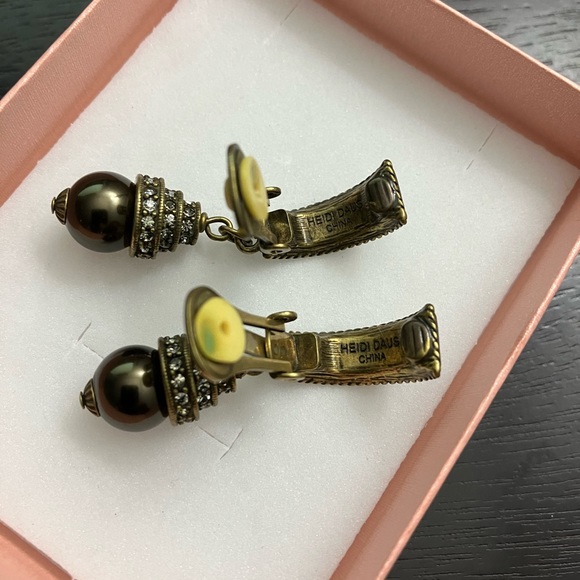 Heidi Daus Black Diamond Swarovski &  Tahitian Earrings Clip on - Picture 8 of 9